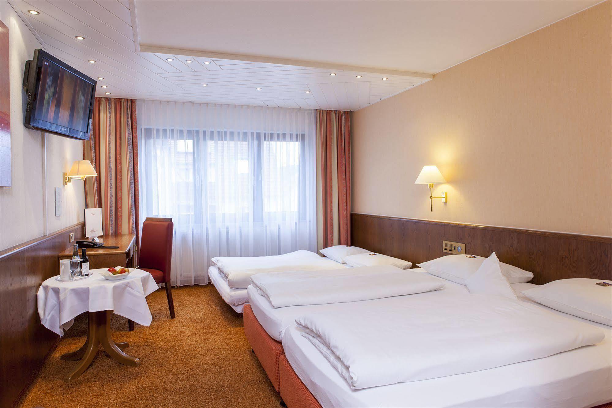 Hotel Lamm Остфільдерн Екстер'єр фото